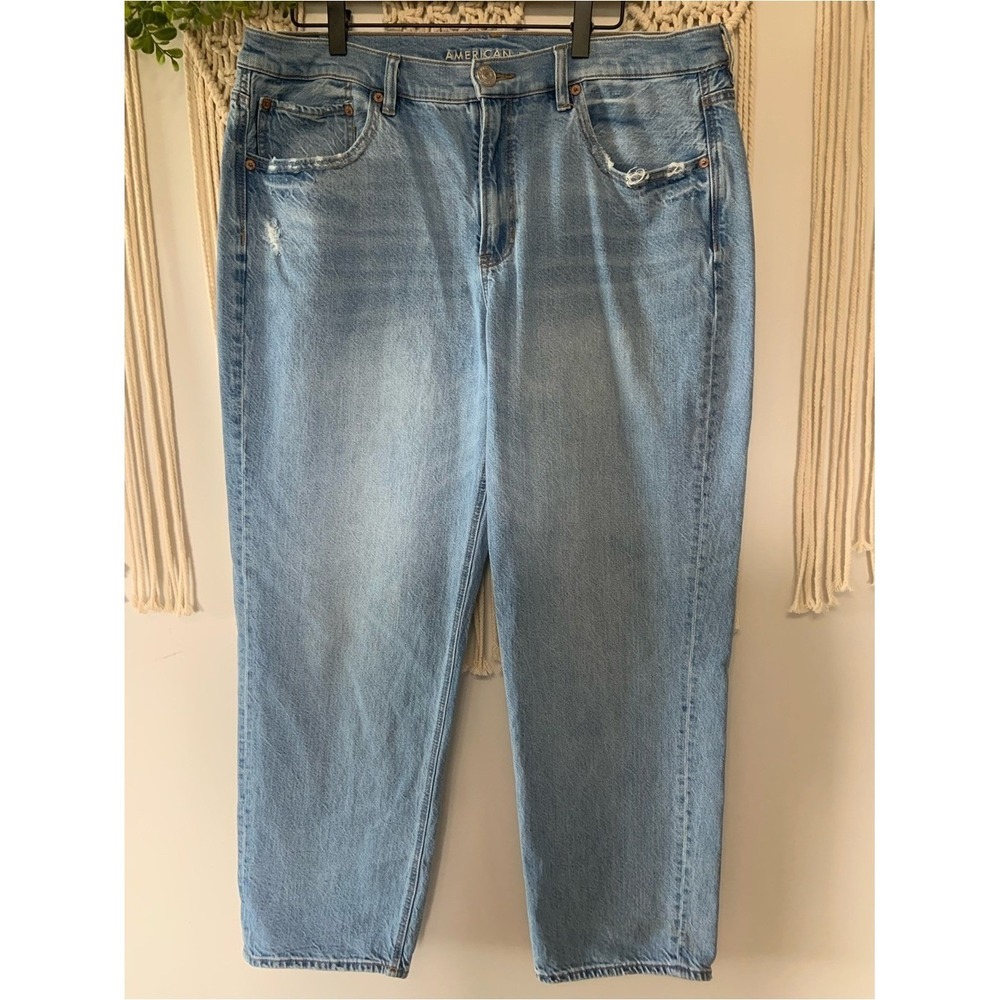 AMERICAN EAGLE Women's 90's Low Rise Straight Jeans Light Wash Distressed 18